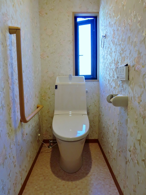 【山梨 リフォーム】リクシル　ベーシアシャワートイレ工事AFTER画像