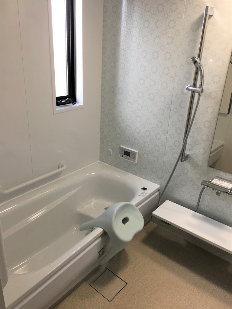 【山梨 リフォーム】　浴室・トイレ・洗面・エコキュート工事AFTER画像