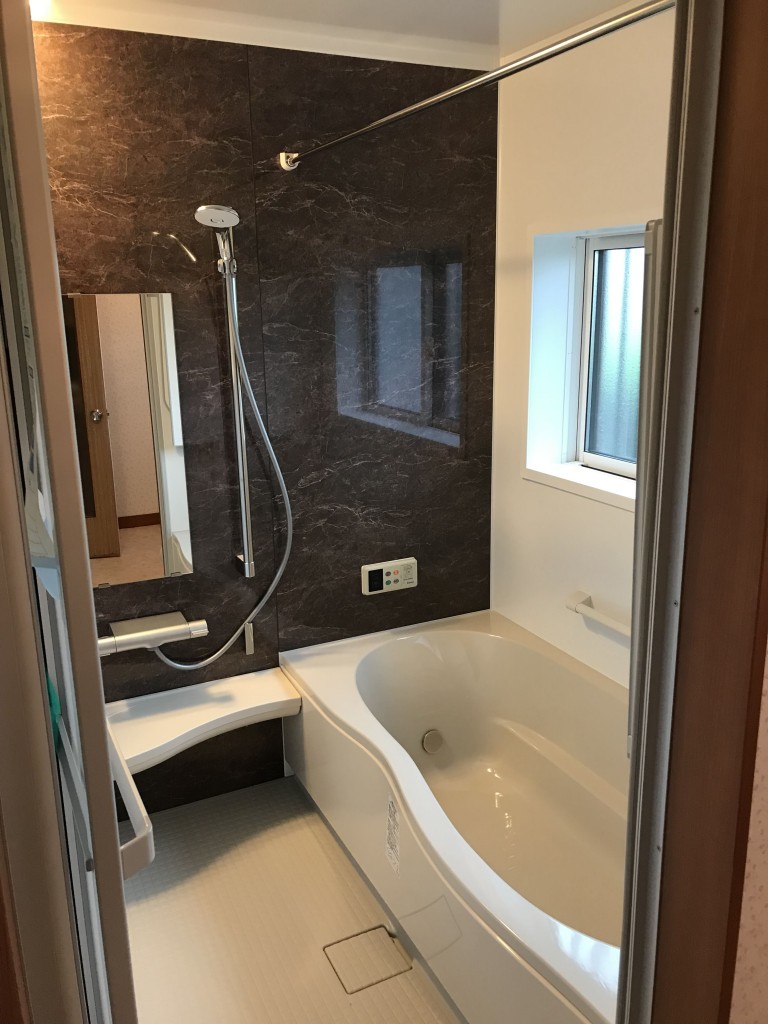 【山梨 リフォーム】浴室・洗面化粧台・内装工事AFTER画像