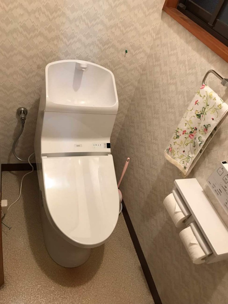 【山梨リフォーム】トイレ１F・２F取替工事AFTER画像