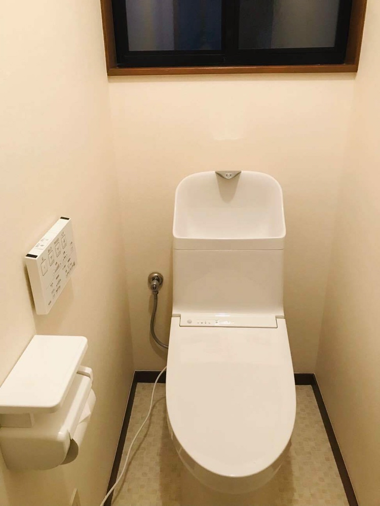 【笛吹市リフォーム】トイレ取替工事　AFTER画像