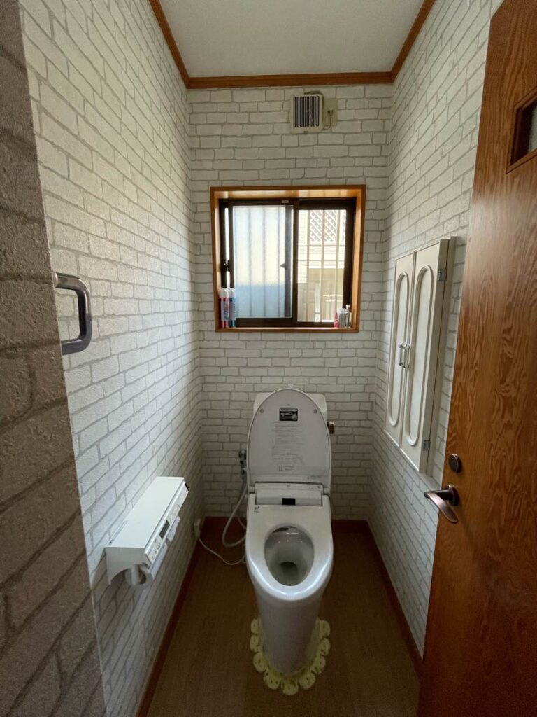 【南アルプス市】1階トイレ内装工事AFTER画像