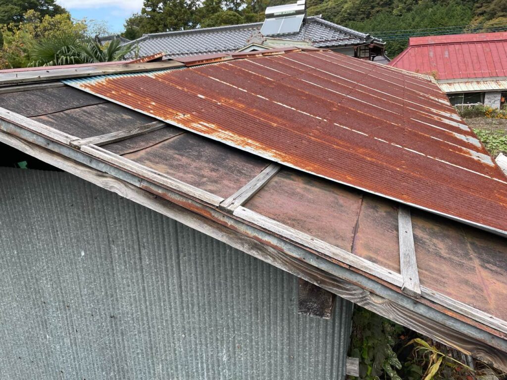 【山梨のリフォーム工事】波板トタン屋根葺き替え施工例 | ミスターデイク【リフォーム公式HP】山梨,甲府,南アルプス市で実績No.1