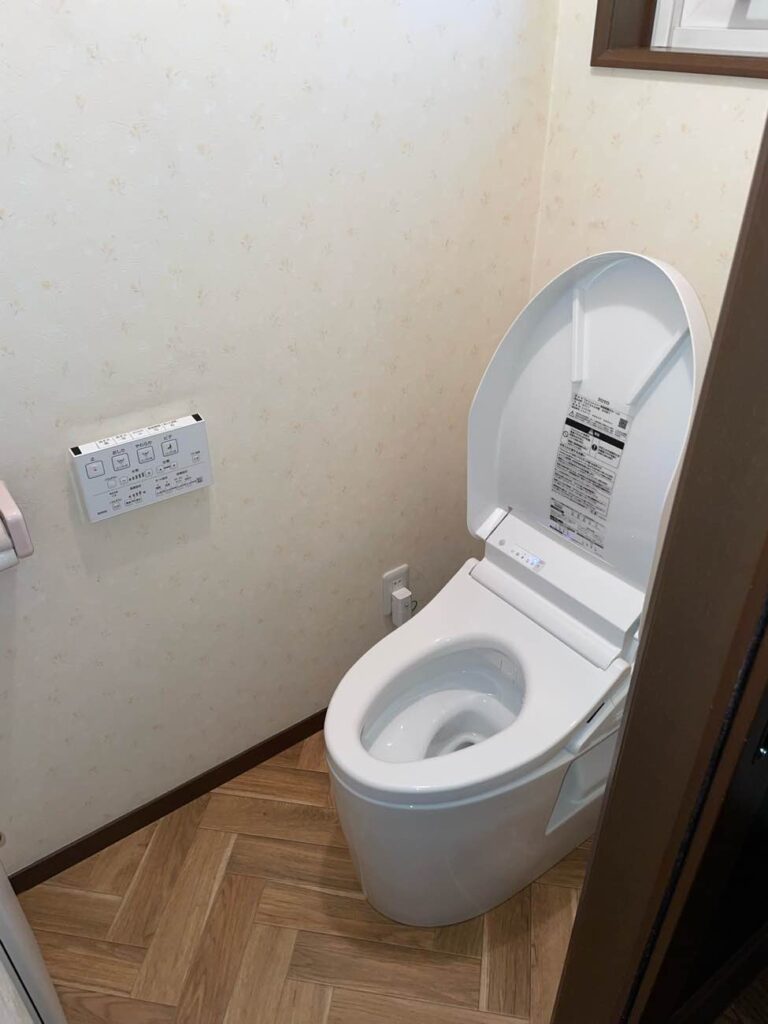 【甲斐市 リフォーム】トイレ取替工事AFTER画像