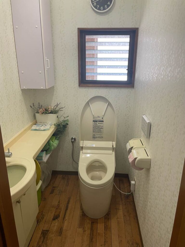 【山梨 リフォーム】トイレ取替工事AFTER画像