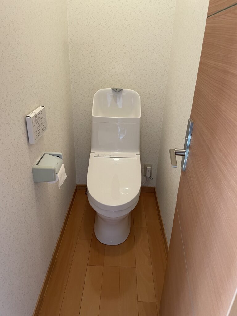 【南アルプス市　リフォーム】トイレ取替工事AFTER画像