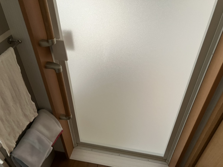 [南アルプス市]浴室ドア取替工事AFTER画像