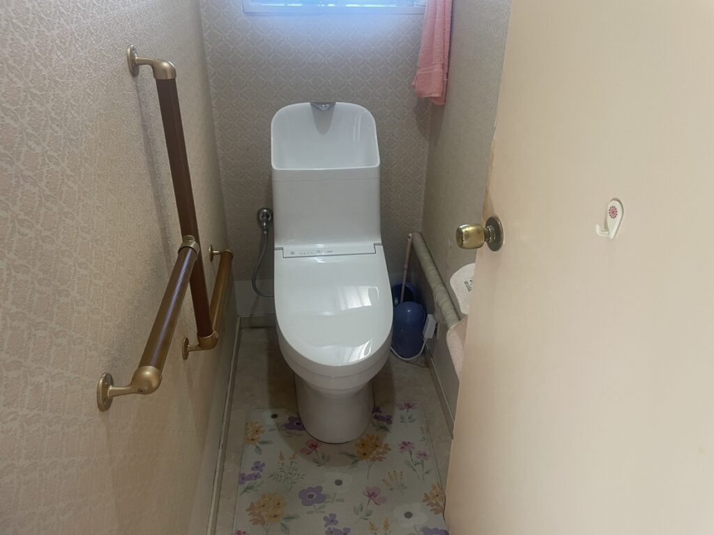 [甲府市 リフォーム]1階トイレ取替工事AFTER画像