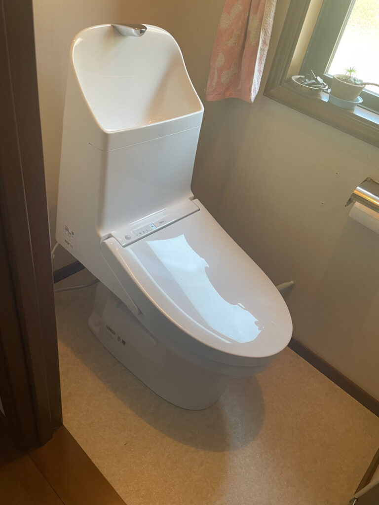 [西八代郡市川三郷町リフォーム]トイレ取替工事AFTER画像