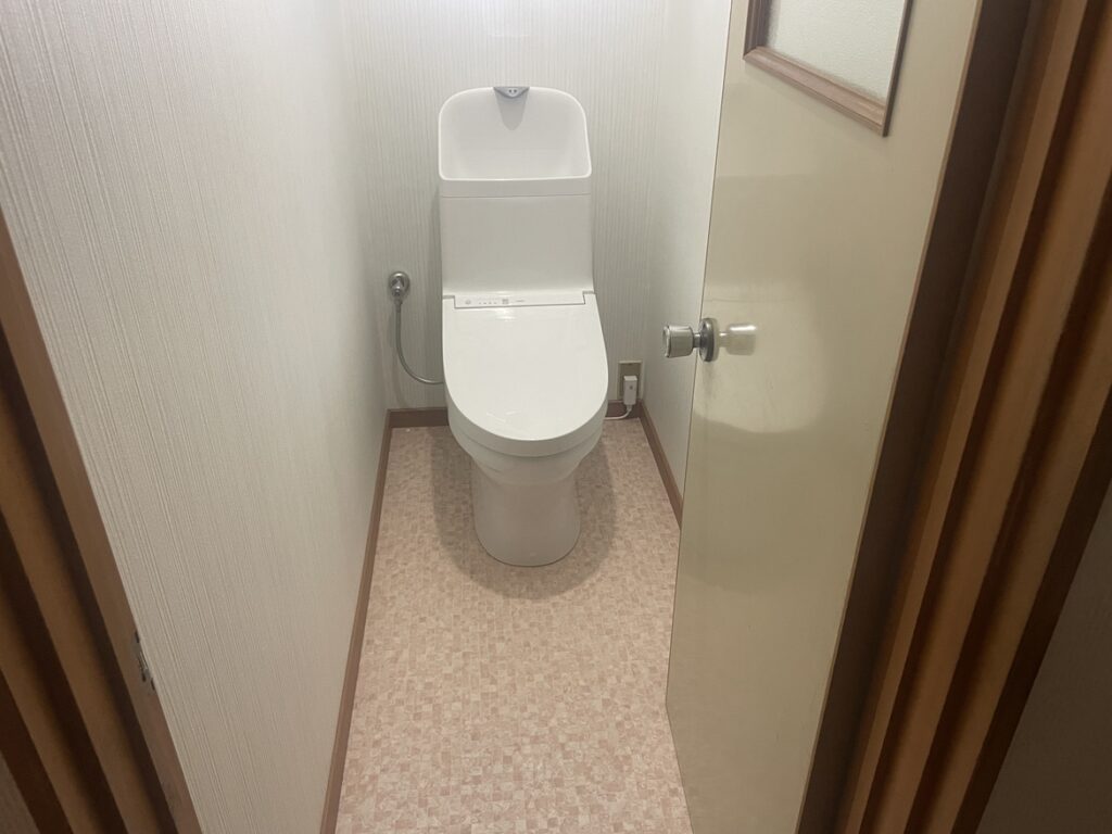 [南アルプスリフォーム]母屋トイレ取替他工事AFTER画像