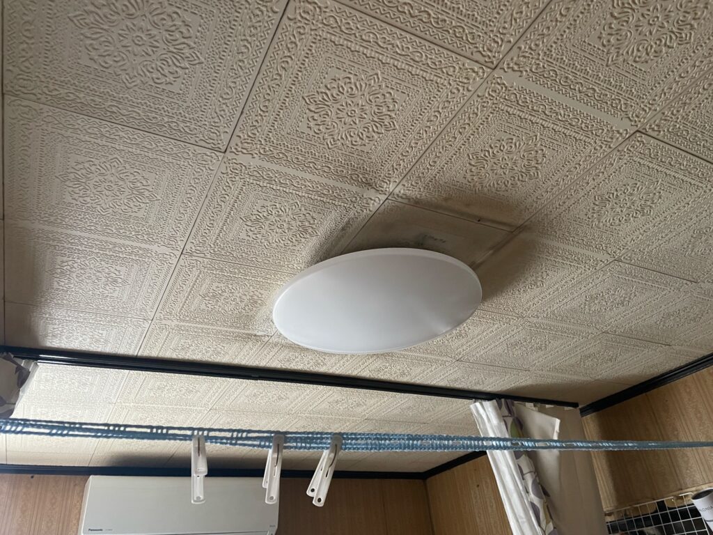[甲府市 リフォーム]照明クローゼット設置工事AFTER画像