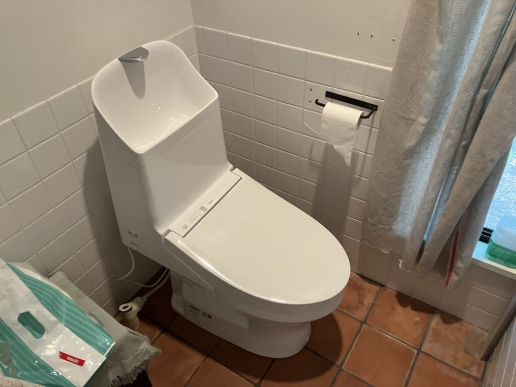 【北杜市のトイレ交換】水漏れでお困りのトイレを交換！工期1日・費用約12万円の施工事例AFTER画像