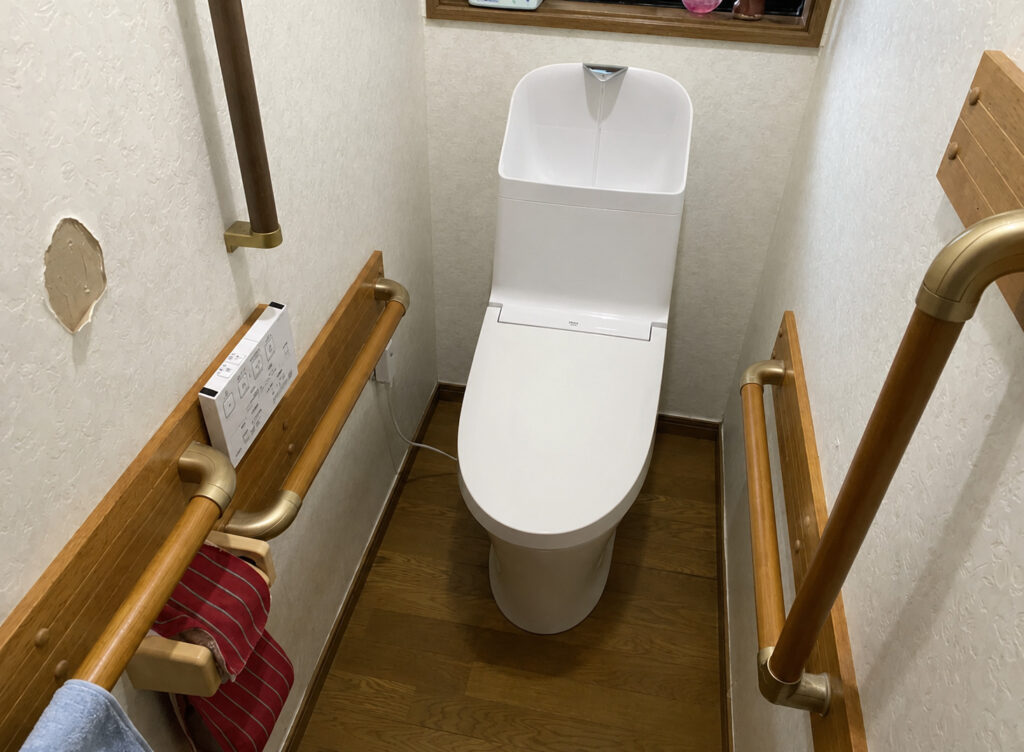 【南アルプス市】ウォシュレット不調でトイレ交換｜リモコン・自動洗浄付き12.8万円の施工事例AFTER画像
