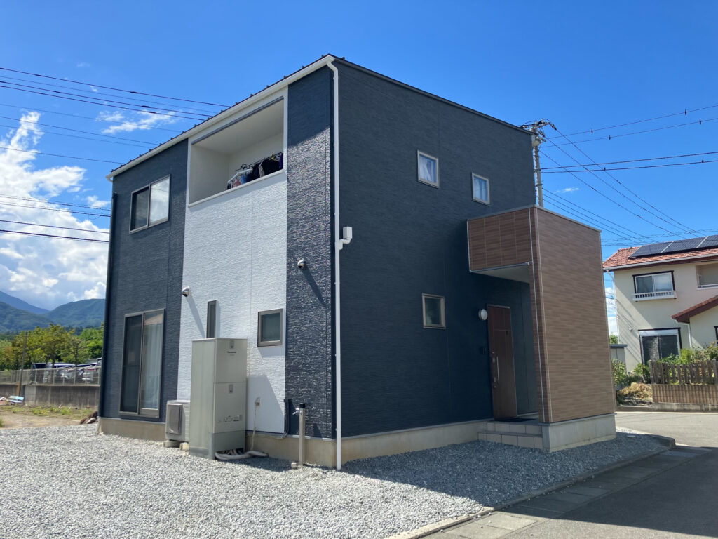 【韮崎市】外壁塗装144万円の施工事例｜コーキング劣化をきっかけに外壁をメンテナンスAFTER画像