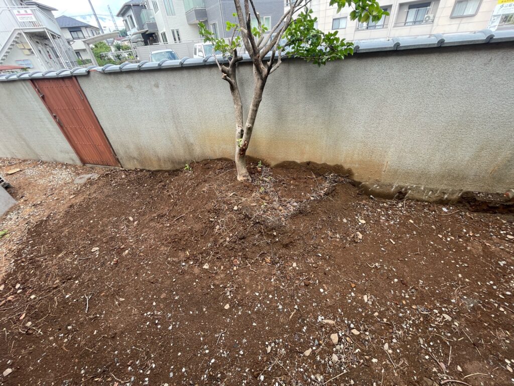 【甲斐市の庭石・庭木撤去】手入れが難しくなった庭を大型クレーン車で撤去！費用180万円・工期5日間AFTER画像