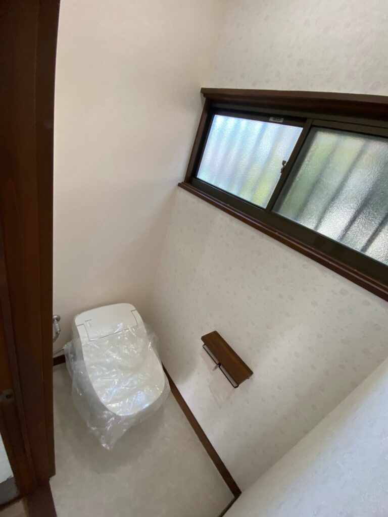 【甲府市のトイレリフォーム】パナソニック「アラウーノ」へ交換・内装も一新｜費用23.8万円・工期半日AFTER画像