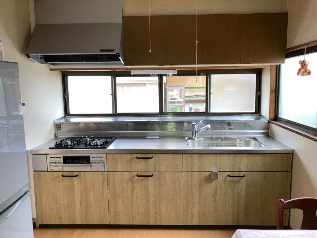 【甲府市のキッチンリフォーム】床のへこみを補修し、キッチンも交換！工期約1週間・費用約65万円AFTER画像