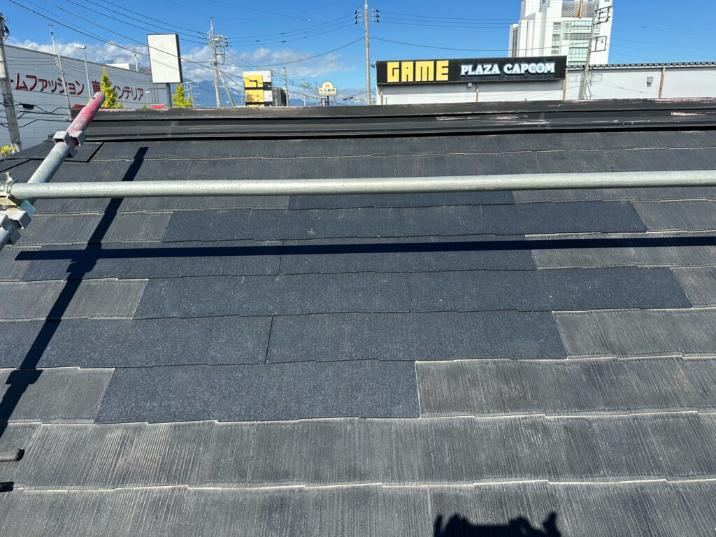 【甲府市】強風で屋根材が飛散！コロニアルスレート屋根の補修工事AFTER画像